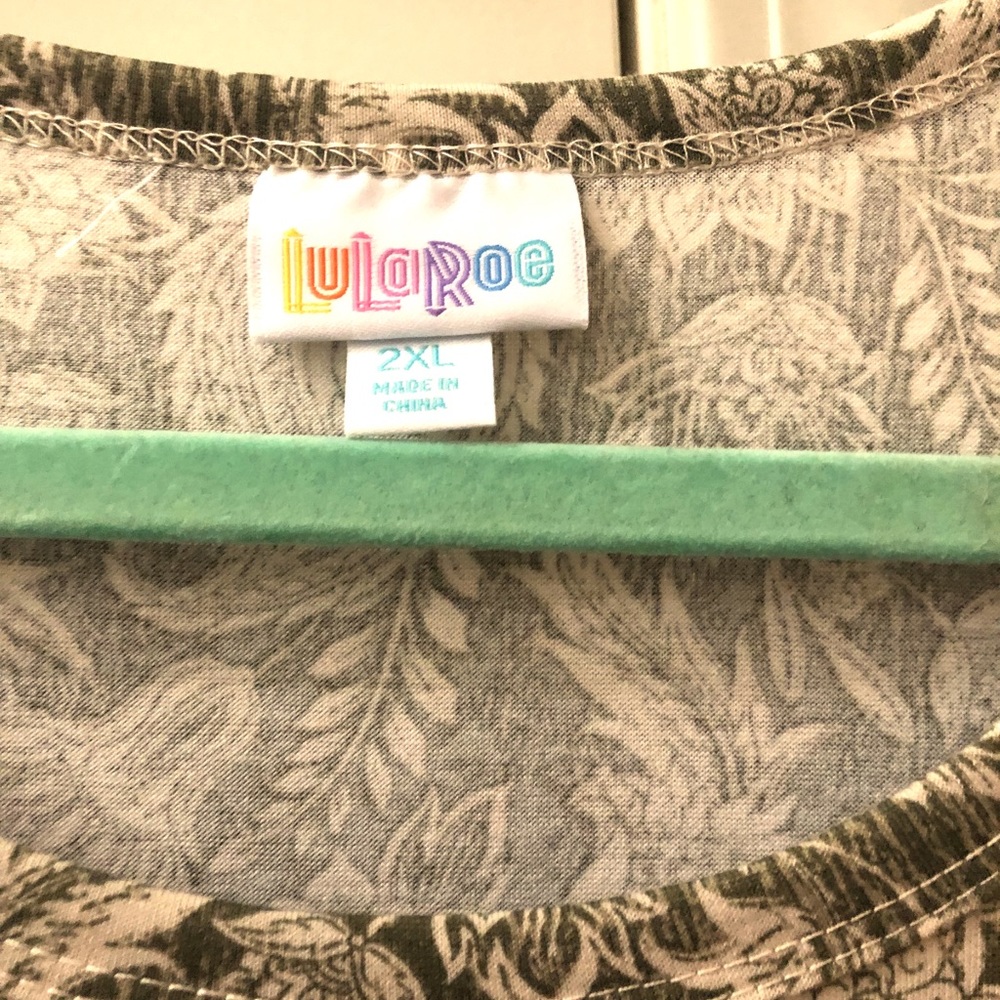 Lularoe Carly - Picture 2 of 2